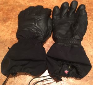 Our favorite leather ski gloves for backcountry skiing