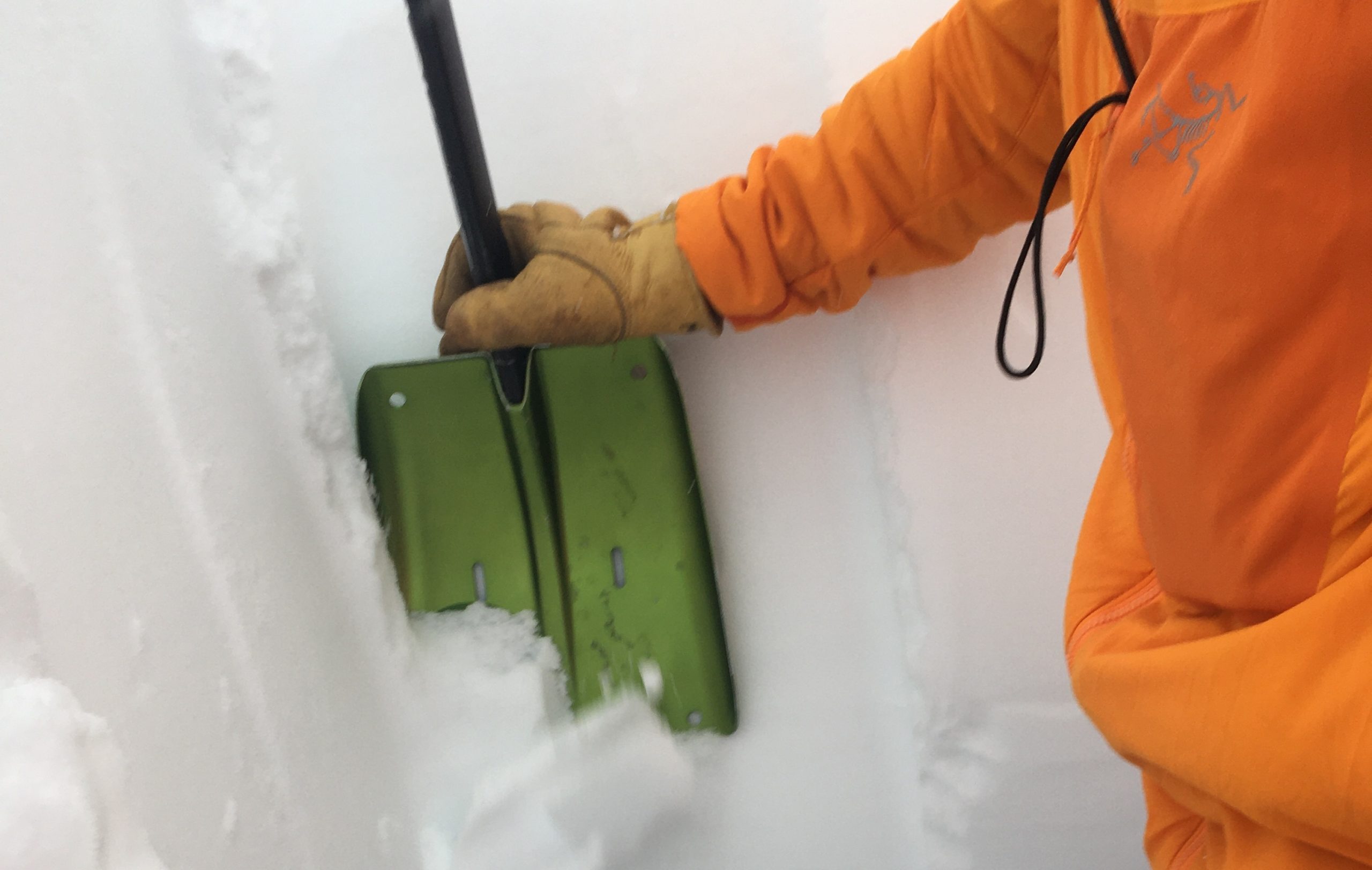 BCA Dozer 2H Avalanche Shovel - We Dig It